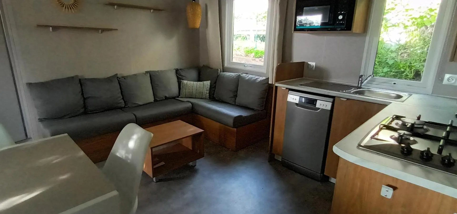 Campsite Mobilhome Neuf A Camping Domaine L'Ile D'Or A Saint Raphael