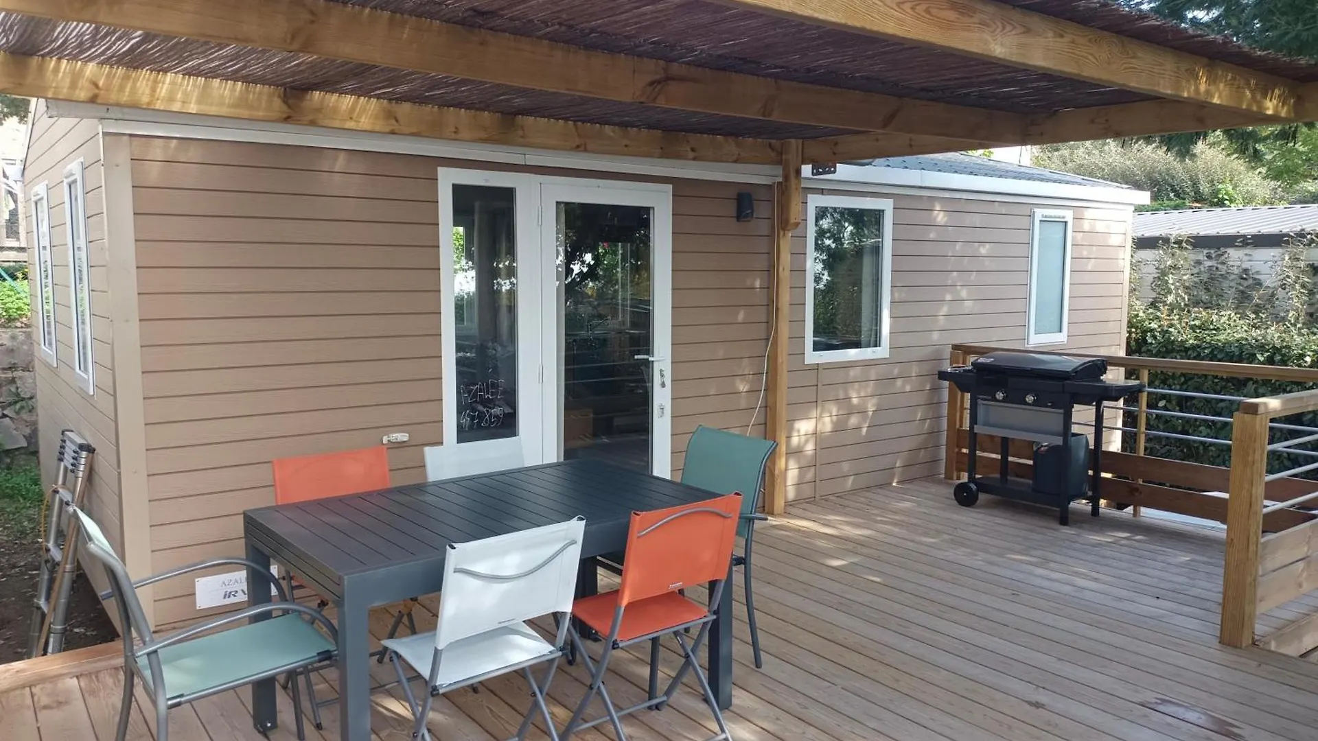 Mobilhome Neuf A Camping Domaine L'Ile D'Or A Saint Raphael France