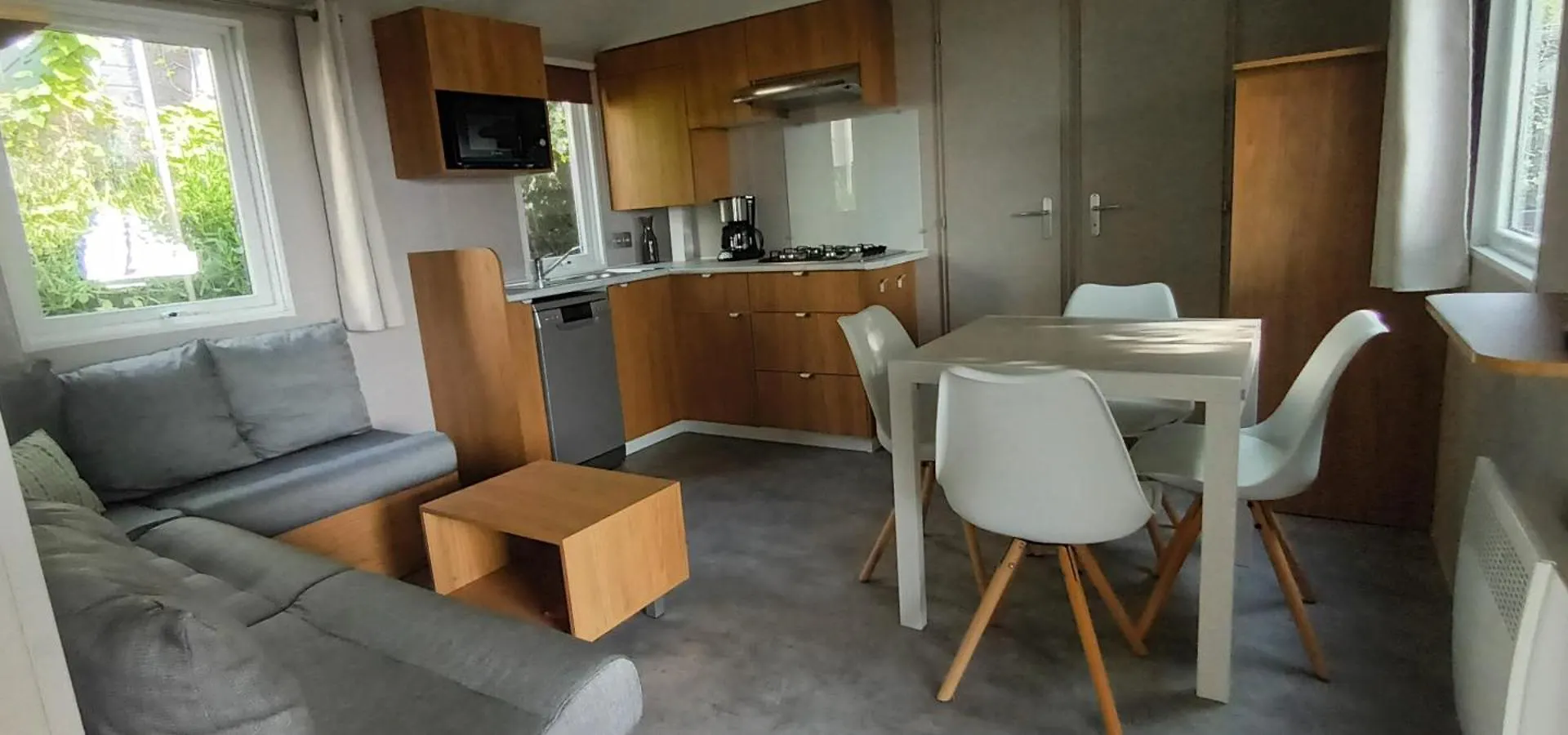 Mobilhome Neuf A Camping Domaine L'Ile D'Or A Saint Raphael Campsite