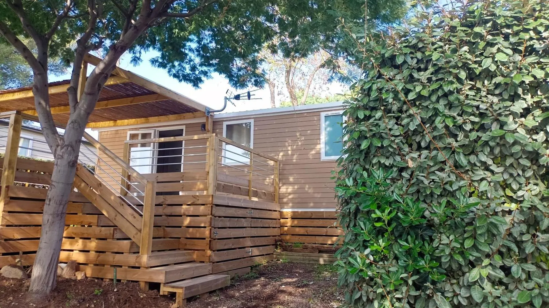 Campsite Mobilhome Neuf A Camping Domaine L'Ile D'Or A Saint Raphael